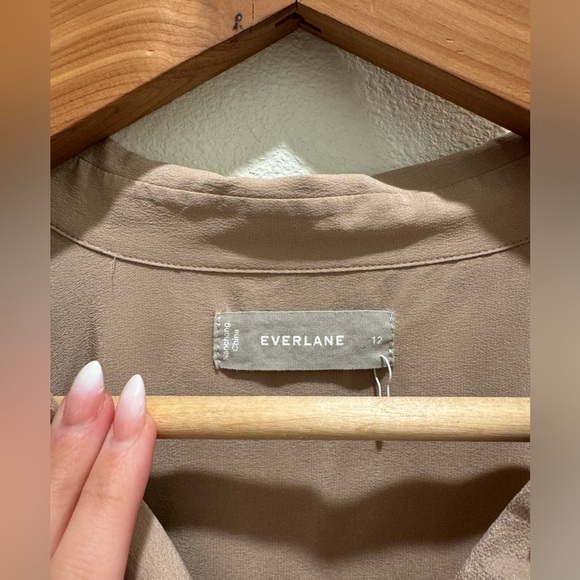 Everlane 100% Silk blouse - Picture 6 of 8
